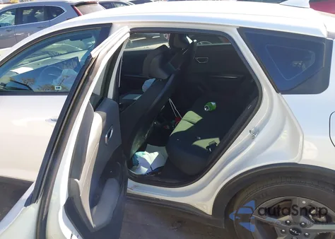 2025 Kia K4 Lxs z USA, uszkodzony, nr VIN 3KPFT4DE6SE058896